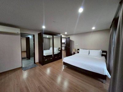 Rawi Waree Residence | Nimmanhemin Soi 15