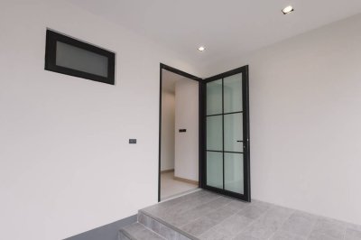 Modern Pool Villa in San Sai