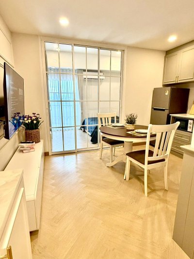 Supanish Condo (Condo with a swimming pool)