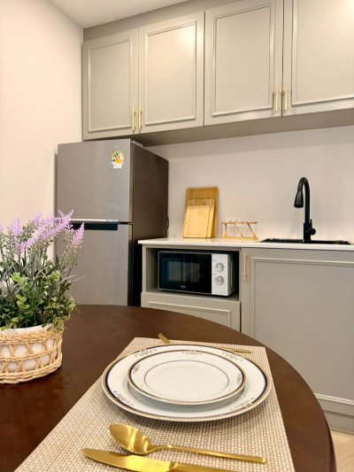 Supanish Condo (Condo with a swimming pool)