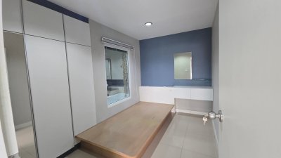 Grand Sirithara Condo