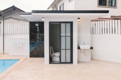 Modern Pool Villa in San Sai