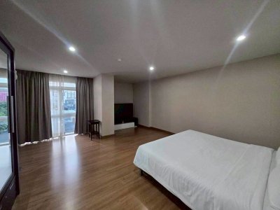 Rawi Waree Residence | Nimmanhemin Soi 15