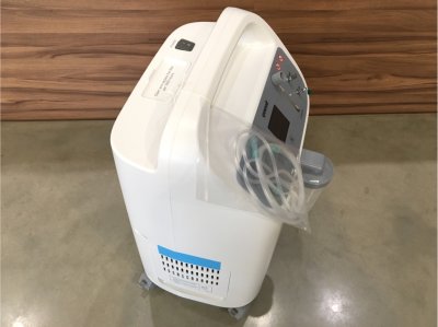 (ส่งฟรี) เครื่องผลิตออกซิเจน Yuwell 10 ลิตร รุ่น 8F-10W เสียงเงียบ (รุ่นใหม่) รับประกันศูนย์ไทย 3 ปี