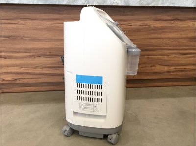 (ส่งฟรี) เครื่องผลิตออกซิเจน Yuwell 10 ลิตร รุ่น 8F-10W เสียงเงียบ (รุ่นใหม่) รับประกันศูนย์ไทย 3 ปี