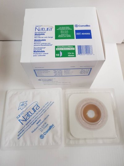 แป้น ConvaTec Surfit Natura Durahesive Moldable Convex ก้นถ้วย 45 มม. กลาง (22-33 มม.) (404593) (1 แผ่น)