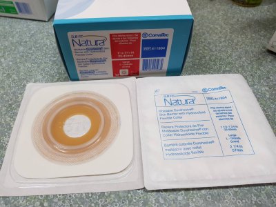 แป้น Convatec Moldable แบบปั้นได้ 57 มม. (large stoma 33-45 mm.) (411804) (1 แผ่น)