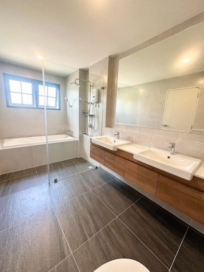 BS988RR ขายบ้าน Centro บางนา เฟส 2 หลังมุม พร้อมผู้เช่า