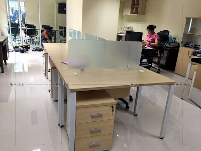 โต๊ะทำงานขาเหล็ก