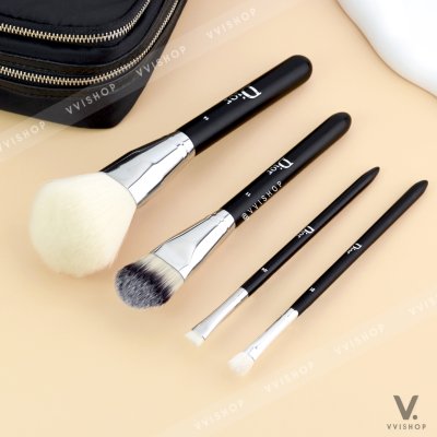 Dior Backstage Brush Set with Exclusive Pouch
