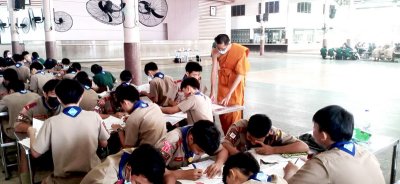นักเรียนเรียนเขียนกระทู้ธรรม ตรี โท เอก