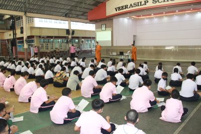 นักเรียนเรียนเขียนกระทู้ธรรม ตรี โท เอก