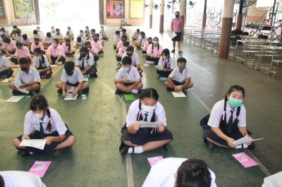 นักเรียนเรียนเขียนกระทู้ธรรม ตรี โท เอก