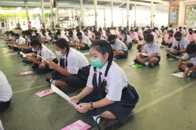 นักเรียนเรียนเขียนกระทู้ธรรม ตรี โท เอก