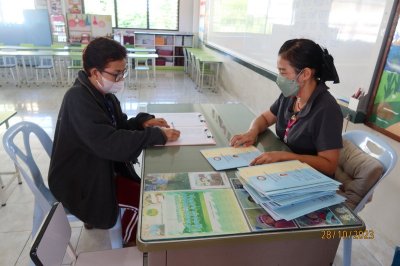 ผู้ปกครองรับผลการเรียนและอาหารเสริม ภาคเรียนที่ 1 ปีการศึกษา 2566