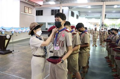 พิธีเข้าประจำกองลูกเสือ เนตรนารี สามัญรุ่นใหญ่ ม.1