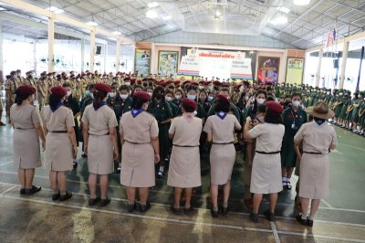 พิธีเข้าประจำกองลูกเสือ เนตรนารี สามัญรุ่นใหญ่ ม.1
