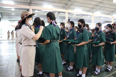 พิธีเข้าประจำกองลูกเสือ เนตรนารี สามัญรุ่นใหญ่ ม.1