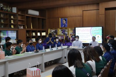 คณะศึกษาดูงาน จากโรงเรียนสฤษดิเดช จ.จันทบุรี