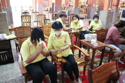 ถวายเทียนจำนำพรรษา ณ วัดวังขนาย