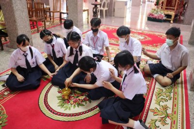 ถวายเทียนจำนำพรรษา ณ วัดวังขนาย