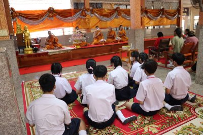 ถวายเทียนจำนำพรรษา ณ วัดวังขนาย