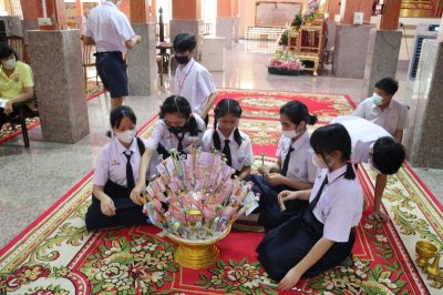 ถวายเทียนจำนำพรรษา ณ วัดวังขนาย
