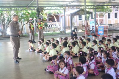 กิจกรรมโครงการวิทยากรท้องถิ่น เรื่อง วิธีการเอาตัวรอดเมื่อติดอยู่ในรถ