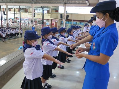 พิธีรับเข็มยุวกาชาด ป.1