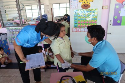 งานบริการด้านปฐมภูมิและองค์รวม โรงพยาบาลสมเด็จพระสังฆราชองค์ที่ 19 เข้ามาตรวจสุขภาพให้กับนักเรียน