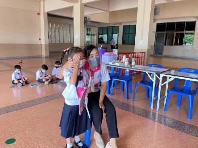 งานบริการด้านปฐมภูมิและองค์รวม โรงพยาบาลสมเด็จพระสังฆราชองค์ที่ 19 เข้ามาตรวจสุขภาพให้กับนักเรียน