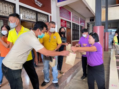 ประชุมผู้ประกอบรถรับ-ส่งนักเรียน