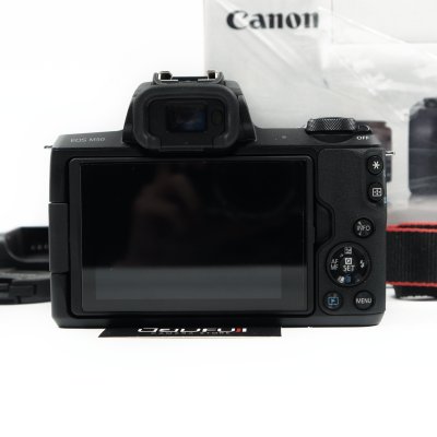 Canon EOS M50