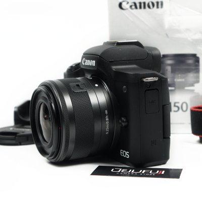 Canon EOS M50