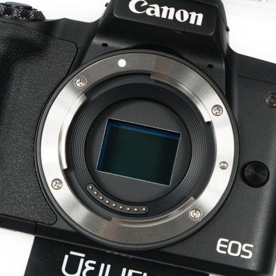 Canon EOS M50