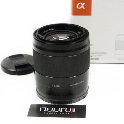 E50mm F1.8 OSS
