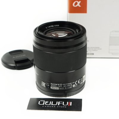 E50mm F1.8 OSS