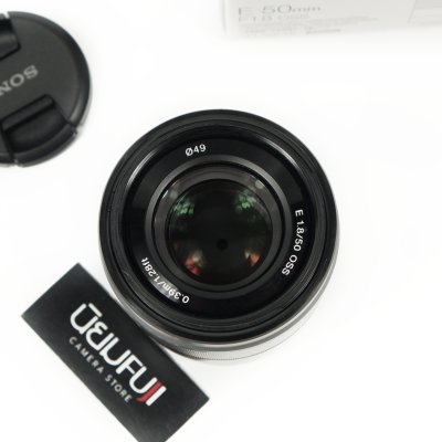E50mm F1.8 OSS