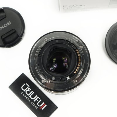 E50mm F1.8 OSS