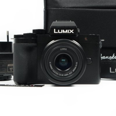 Lumix G100D