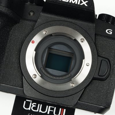 Lumix G90