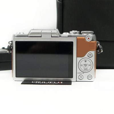 Lumix GF8
