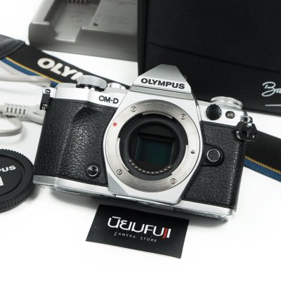 Olympus EM5 II