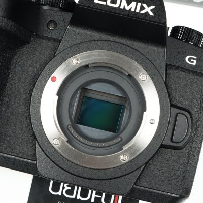 Lumix G90