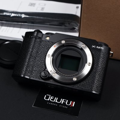 Fujifilm XM5