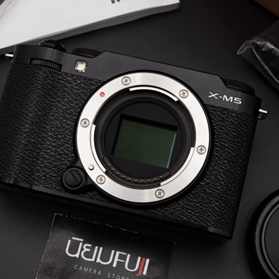 Fujifilm XM5 body
