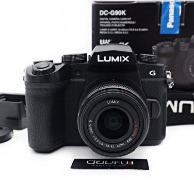 Lumix G90