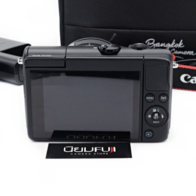 Canon EOS M100