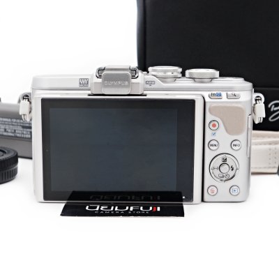 Olympus EPL8