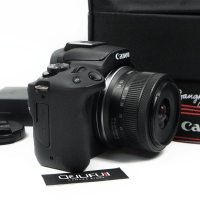 Canon Eos R50